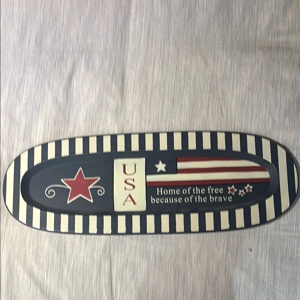 Patriotic Oval Wall Plaque - Red, White, and Blue
